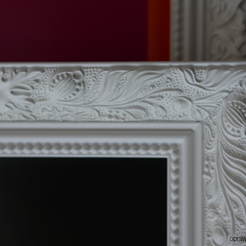 Biała matowa z ornamentem - 3