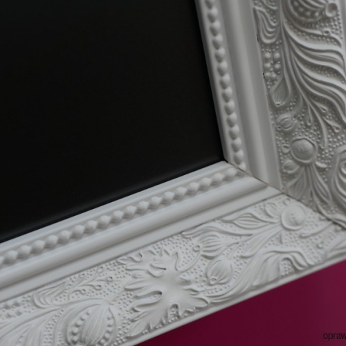 Biała matowa z ornamentem - 2